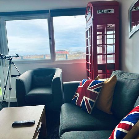 Unique View Of Anfield Stadium - Charming 2 Bedroom Apartment In Liverpool With Parking Eksteriør bilde