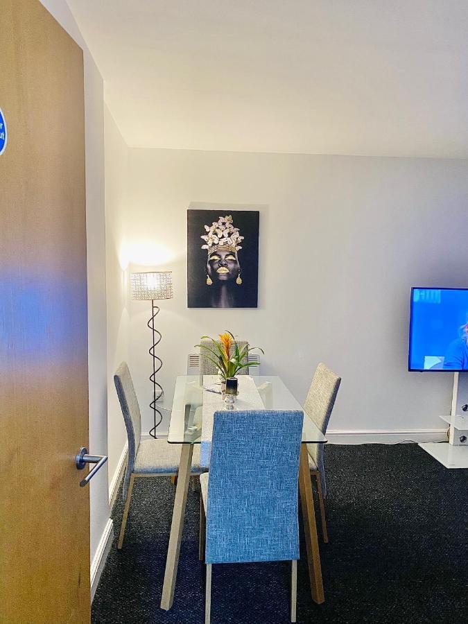 Unique View Of Anfield Stadium - Charming 2 Bedroom Apartment In Liverpool With Parking Eksteriør bilde